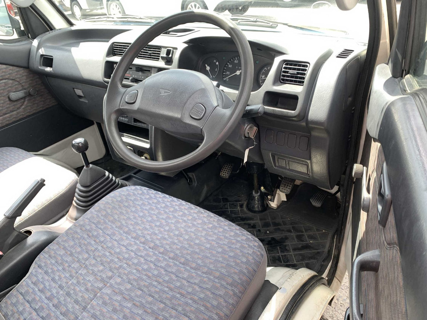 1999 Daihatsu Hijet, 2WD and AC