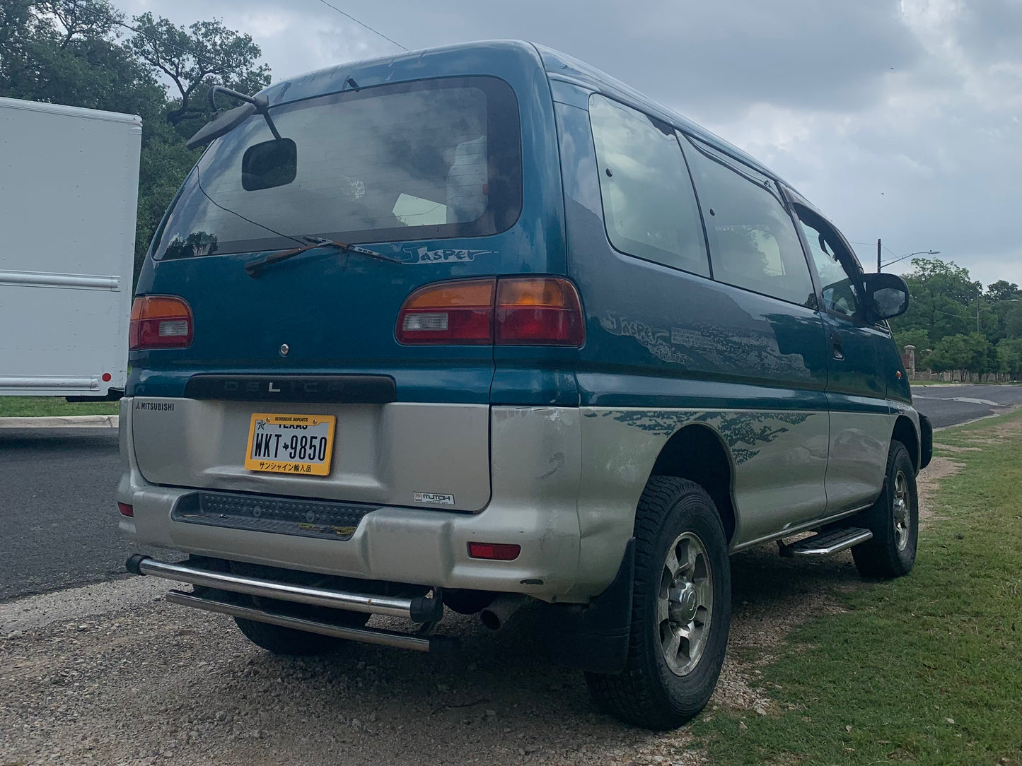 1997 Mitsubishi Delica