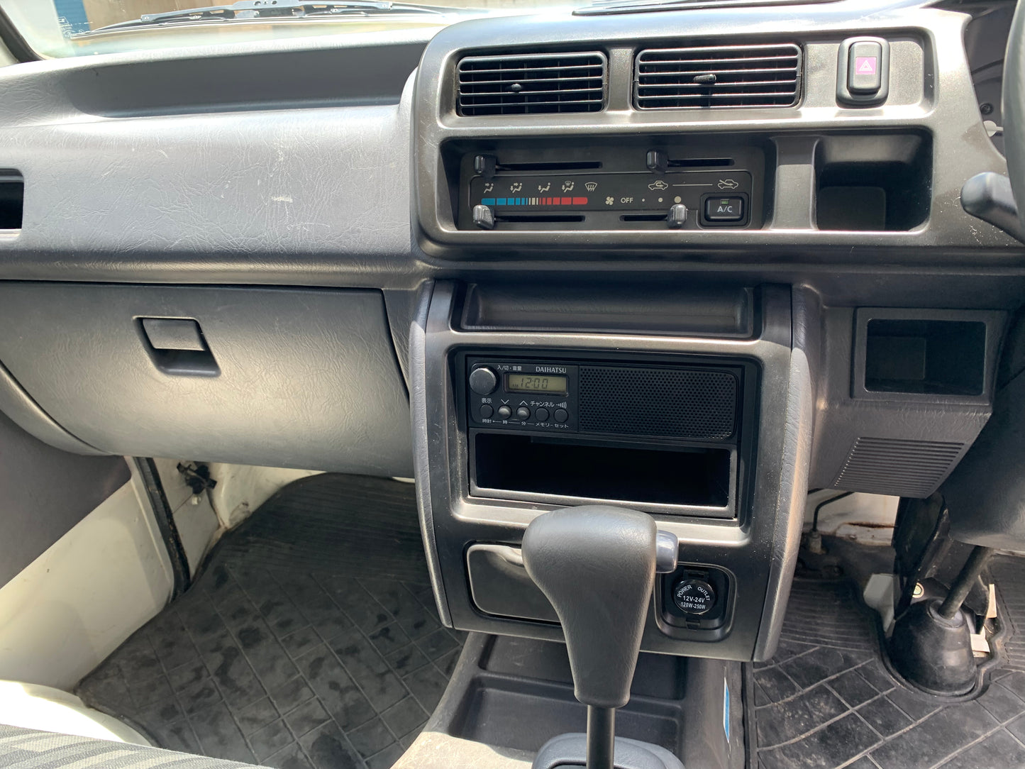 2000 Daihatsu Hijet, 4WD + AC, Automatic