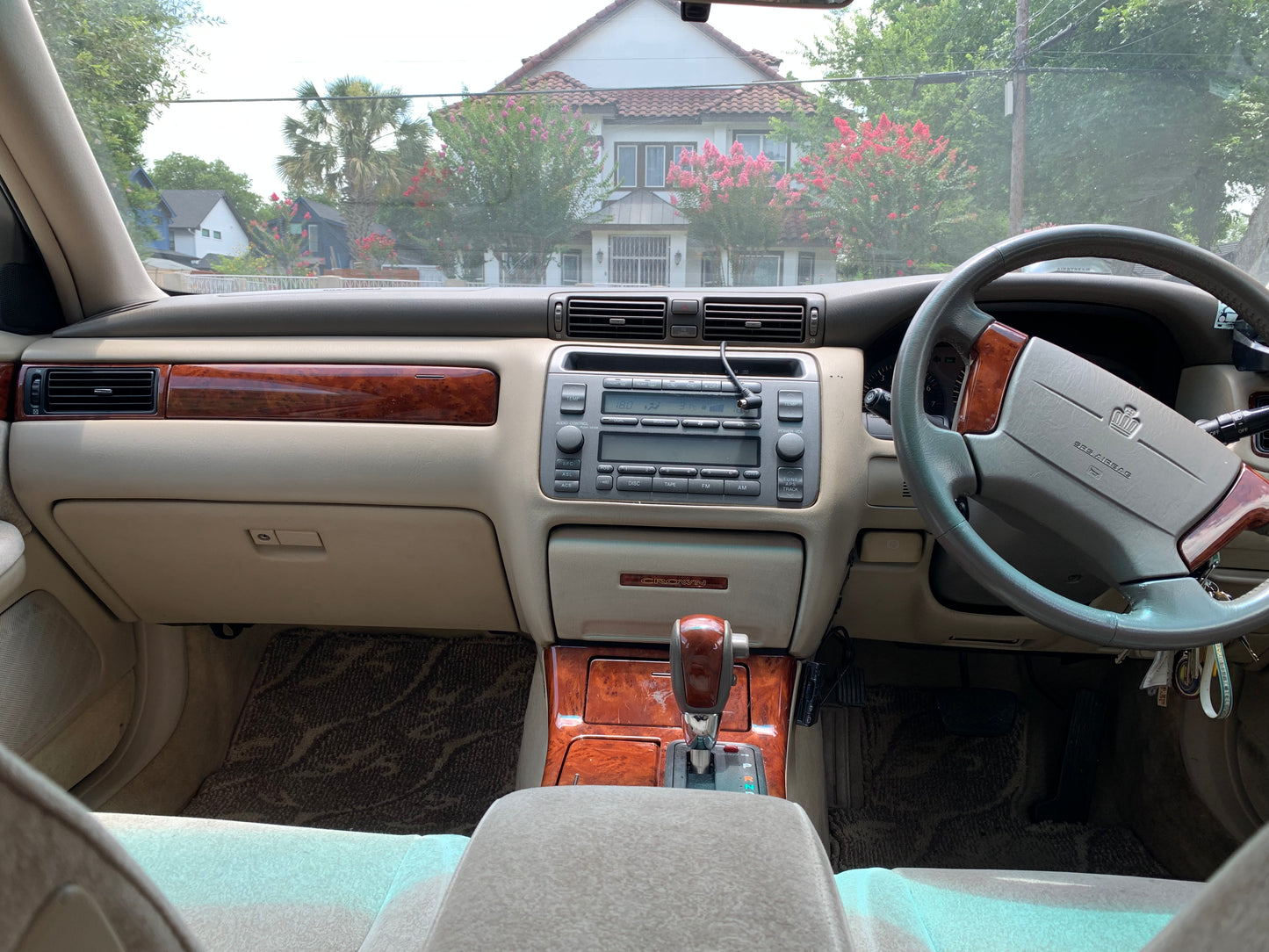 1999 Toyota Crown Royal Saloon, 2WD + AC