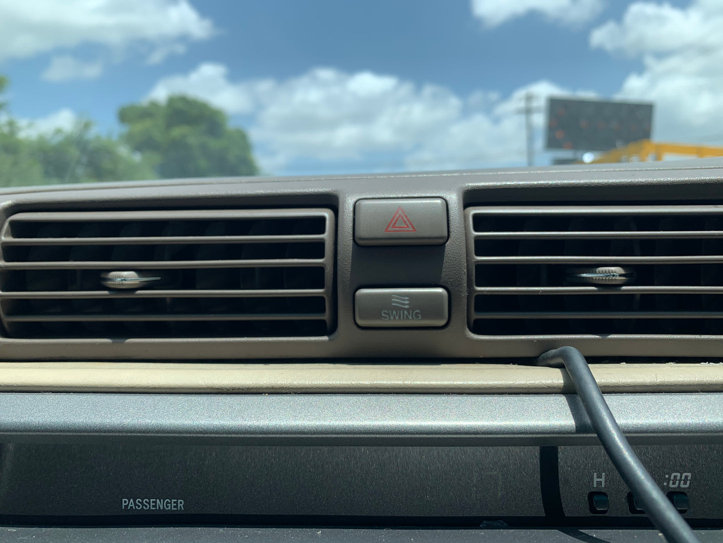 1999 Toyota Crown Royal Saloon, 2WD + AC