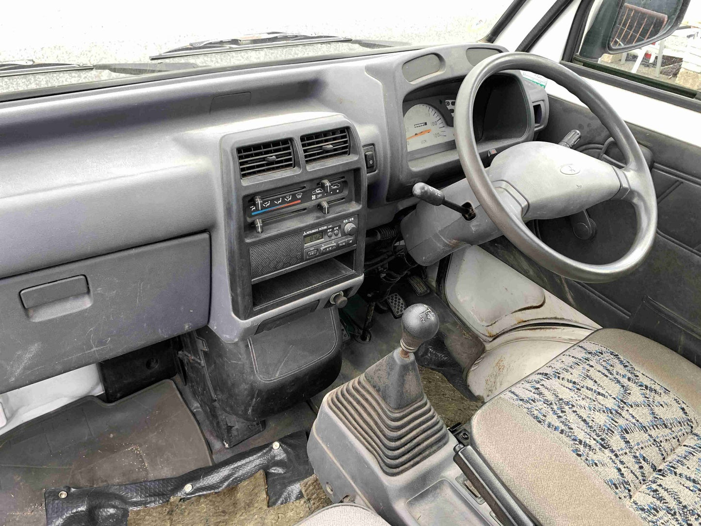 1998 Mitsubishi Minicab, 2WD + AC