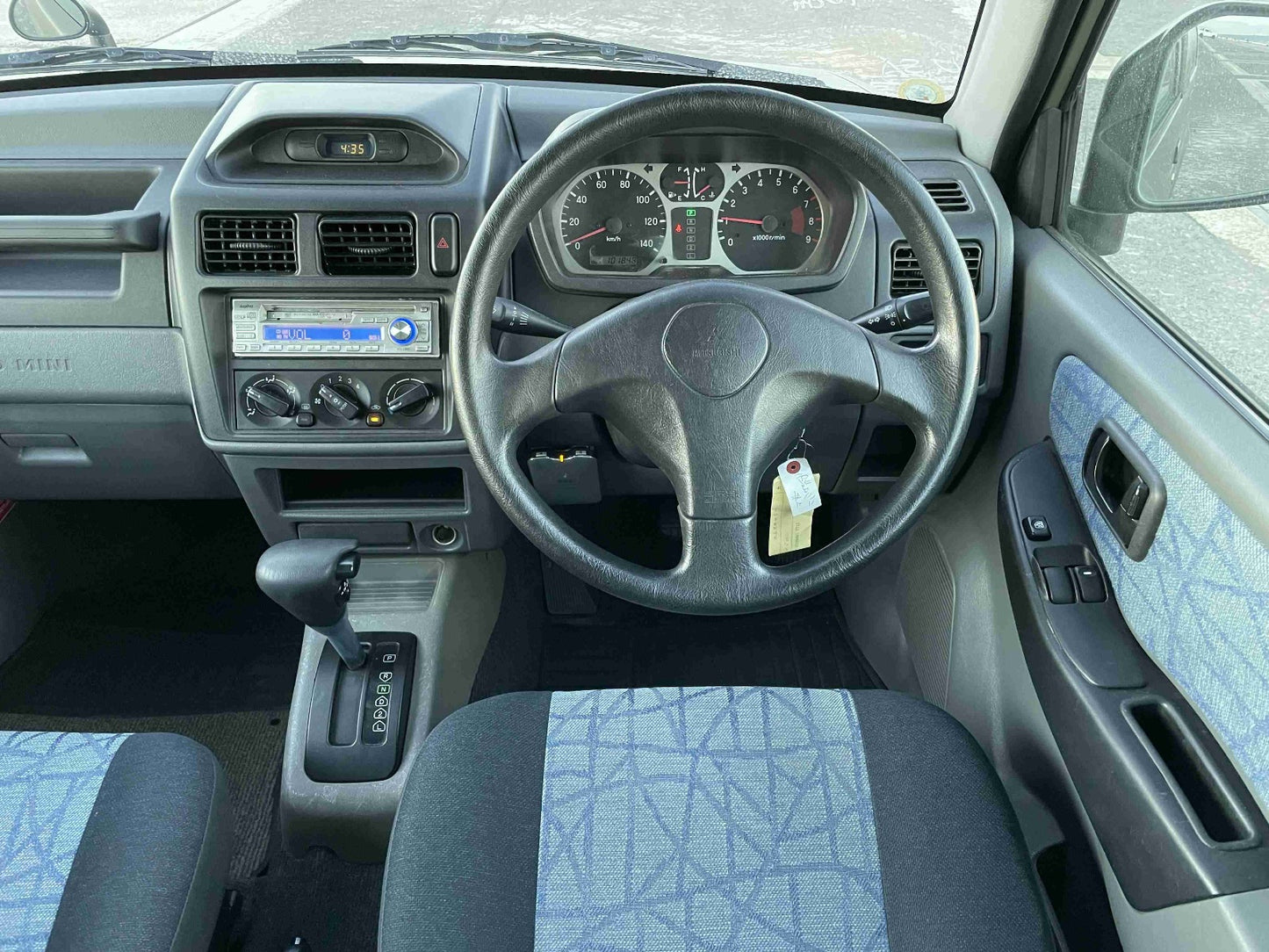 2000 Mitsubishi Pajero, 2WD + AC