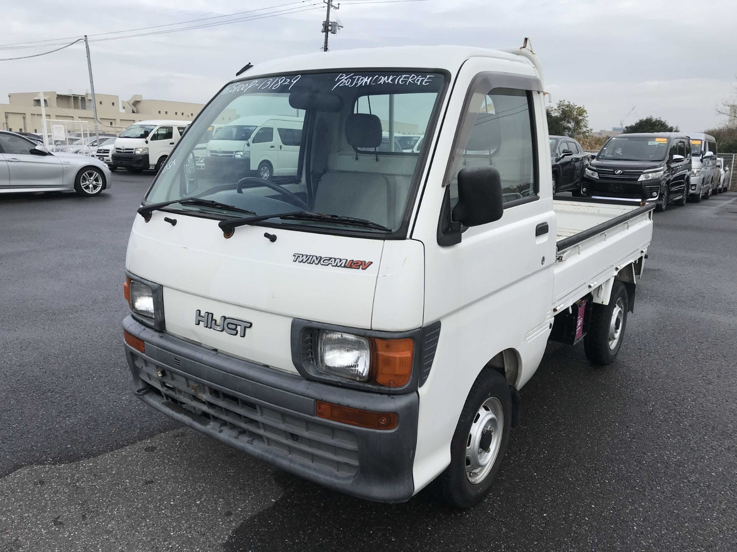 1998 Daihatsu Hijet, 2WD and AC + Automatic