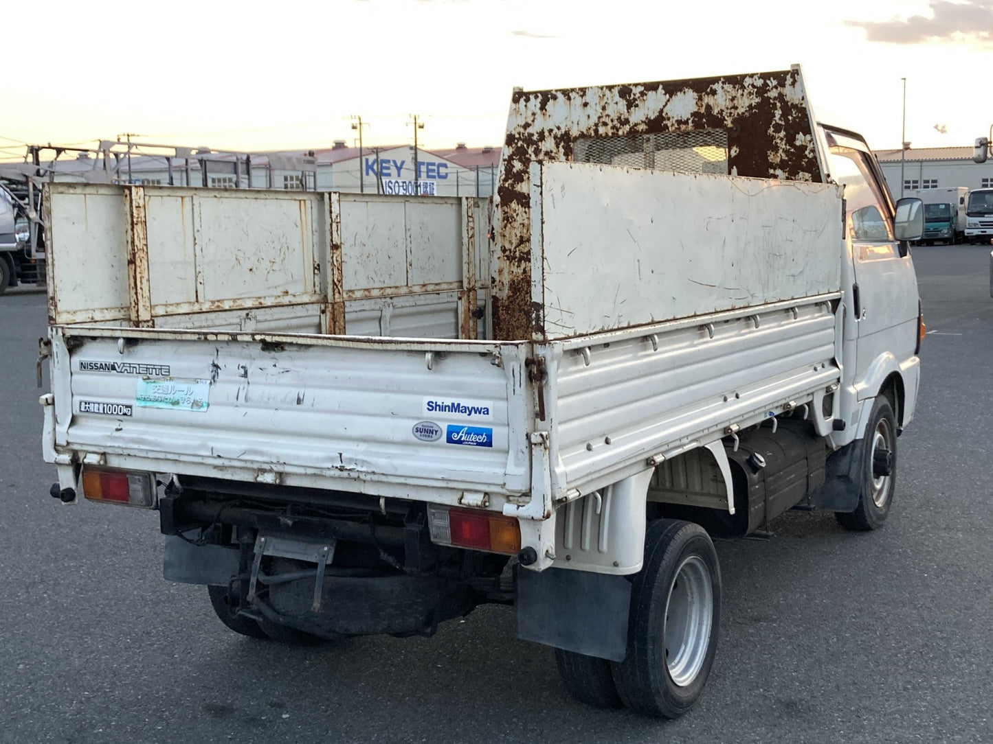 1996 Nissan Vanette Dump Truck, 4WD + AC