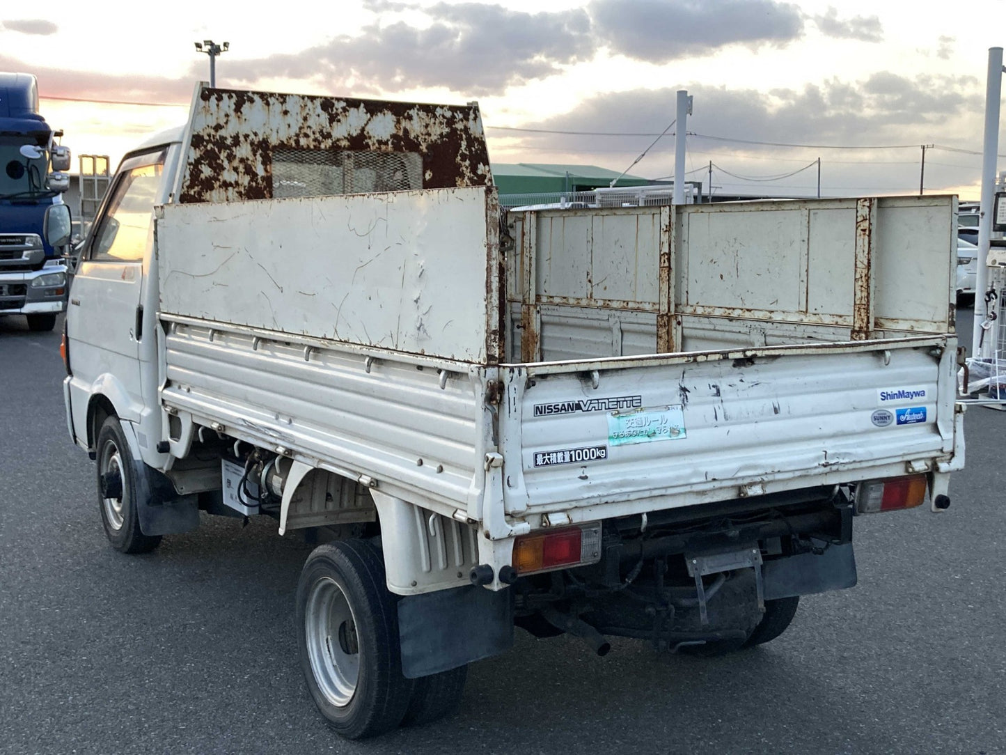 1996 Nissan Vanette Dump Truck, 4WD + AC