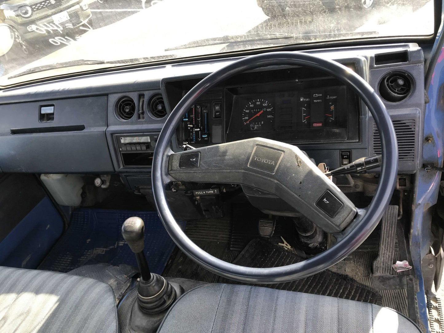 1987 Toyota Toyoace, 2WD + AC